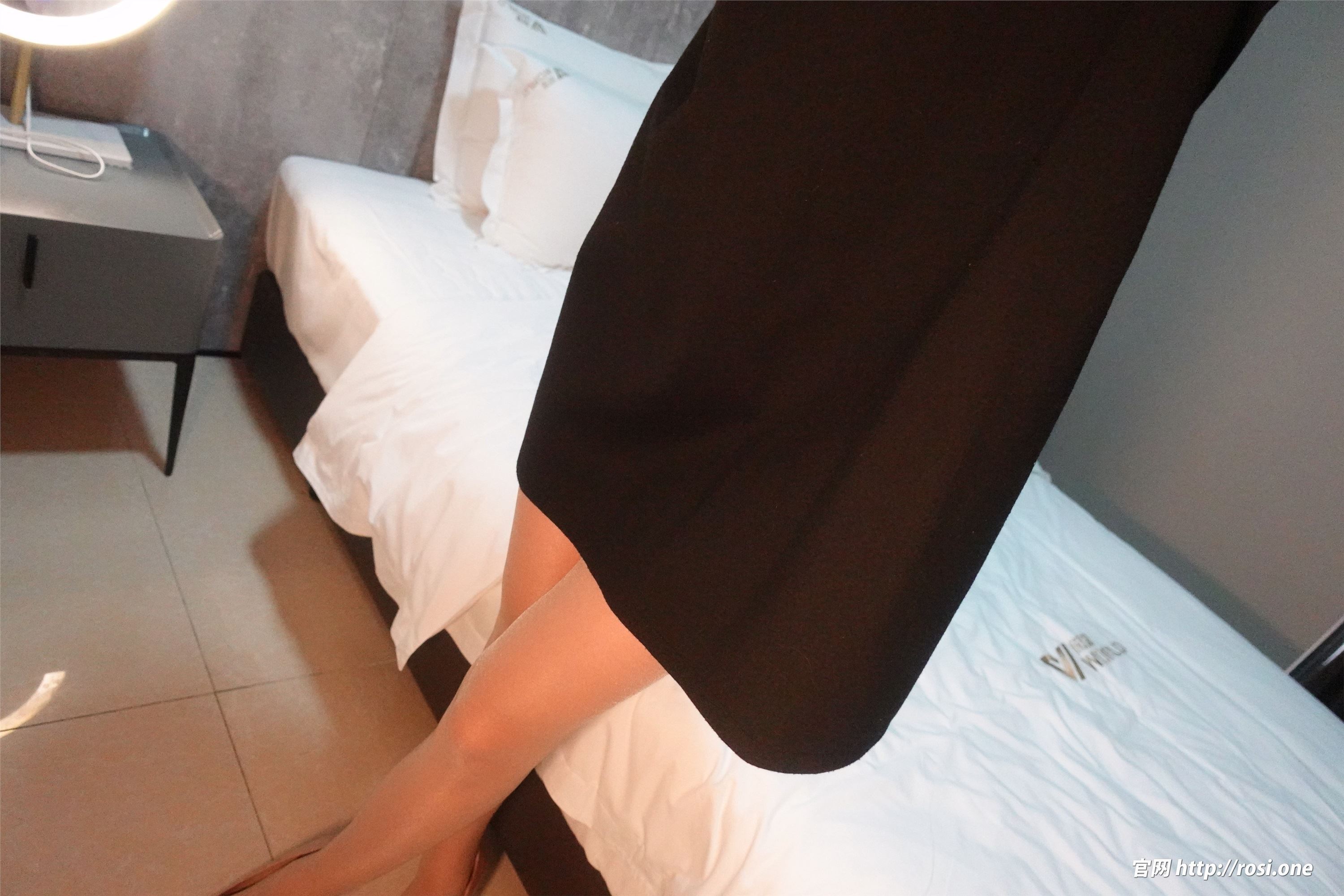 ROSI写真 2022.01.01 NO.3680